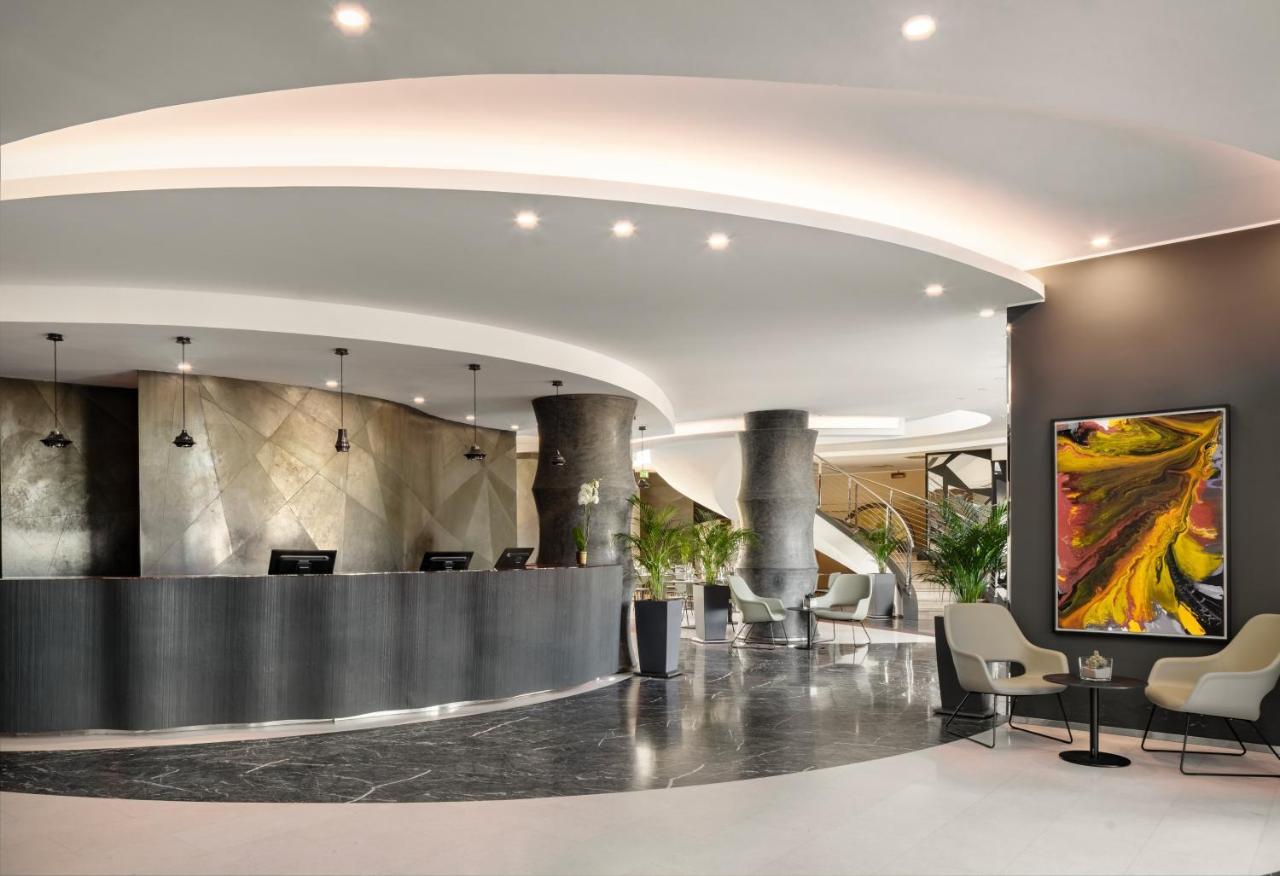 Una Hotels Malpensa Cerro Maggiore Exterior foto